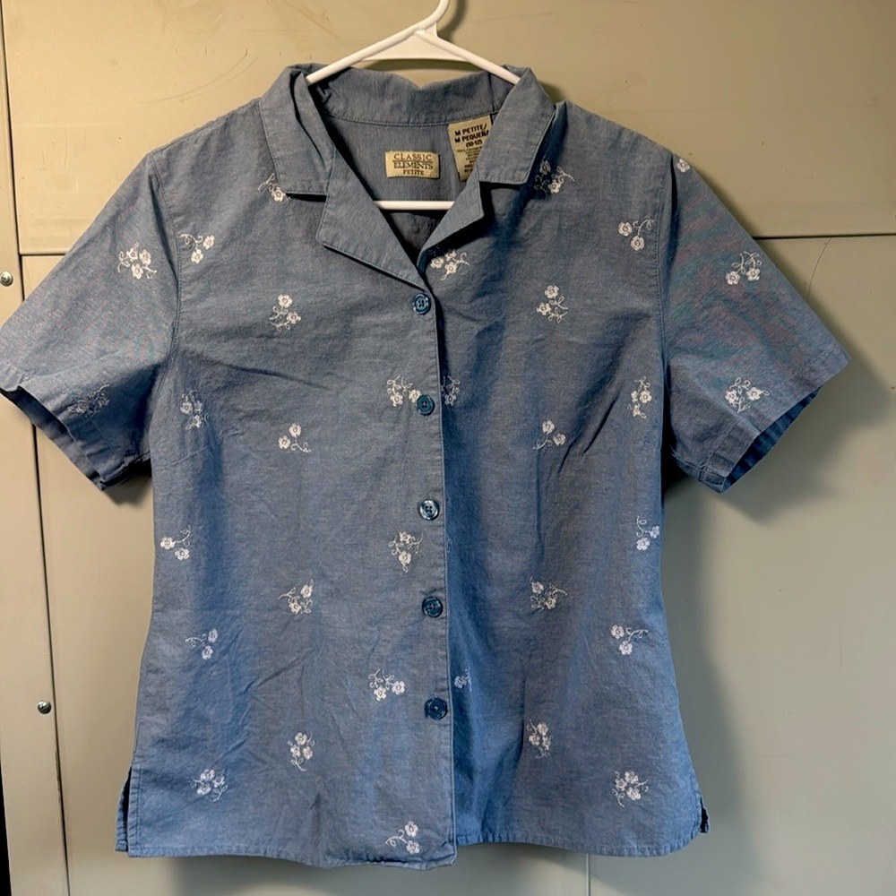 Classic Elements 100% Cotton Embroidered button up shirt